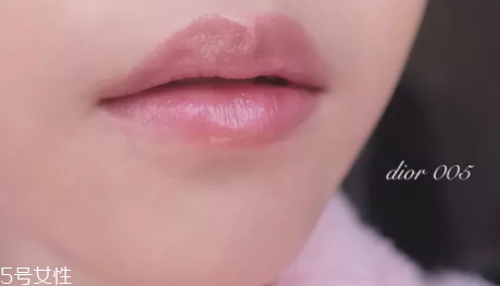 迪奧005和004哪個(gè)好看？