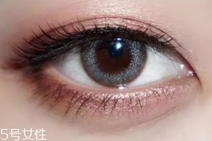 棕色眼影怎么畫好看？作為最后的暈染色