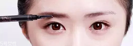 眉粉怎么選顏色好看？淺咖色不挑膚色