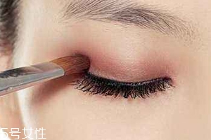 眉粉可以當(dāng)眼影粉用嗎？完全可以