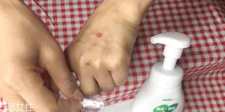 泡沫洗面奶哪個牌子好？熊野油脂和牛乳石堿對比測試