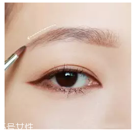 眉粉怎么畫眉毛好看？這么用眉妝超完美