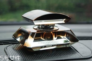 男士車?yán)锓攀裁聪闼?？廣藿香讓人清醒