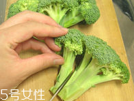 花椰菜怎么切？把整莖切掉最好炒