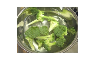 花椰菜怎么切？把整莖切掉最好炒