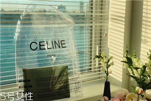 celine塑料袋多少錢？被代購炒翻天塑料包