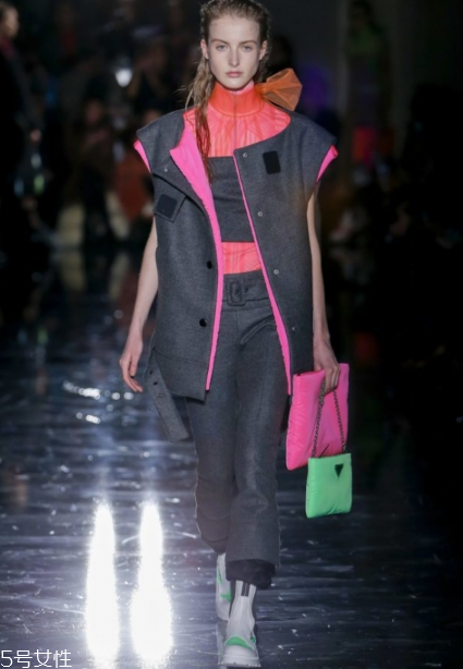 prada2018秋冬系列好看嗎_款式有哪些？