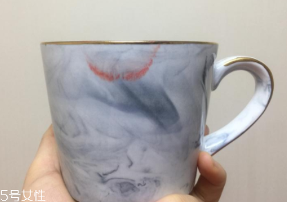 阿瑪尼401和402哪個(gè)好看？401黃皮摯愛