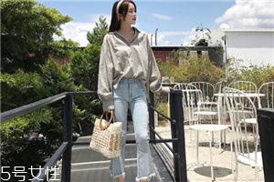 牛仔褲a和b有什么區(qū)別？牛仔褲版型大不同