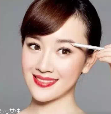 怎么化標(biāo)準(zhǔn)眉？三點(diǎn)法打造親和眉形