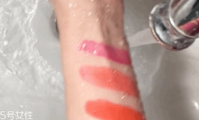 曼丹保濕卸妝水怎么樣？防水口紅卸不掉