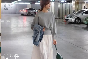 衛(wèi)衣搭配長裙好看嗎？早春凹足造型感