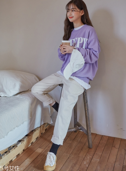 紫色衛(wèi)衣怎么搭配？流行色助你成為時尚女王
