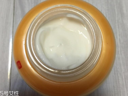 雪花秀修顏霜怎么用？輕柔按壓助吸收