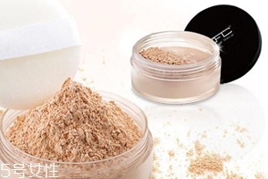 定妝粉用多了會怎么樣？妝效厚重不透氣