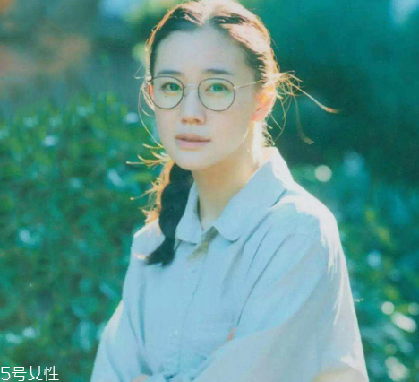 鹽系女生怎樣穿搭？清新無公害的鄰家女孩