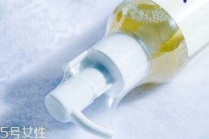 papa recipe春雨卸妝水怎么用？濕敷10秒即可