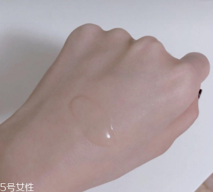 chanel山茶花保濕精華水好用嗎？補(bǔ)水底妝神器