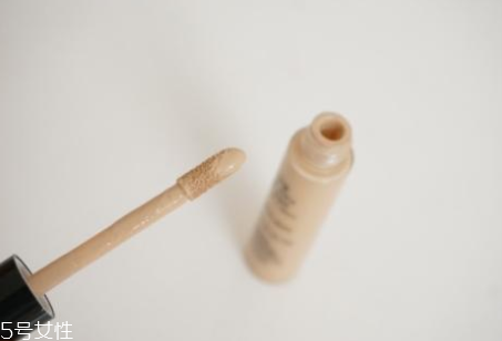 遮瑕液太干怎么辦？和乳液混合使用
