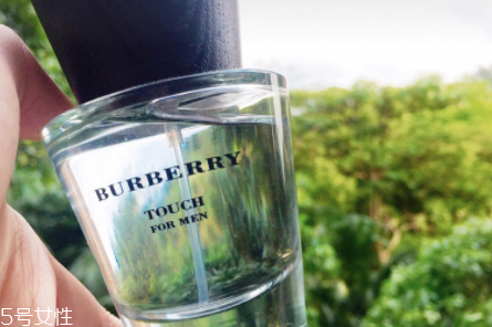 burberry情緣男士香水女士能用嗎？男女皆宜的木質(zhì)香調(diào)