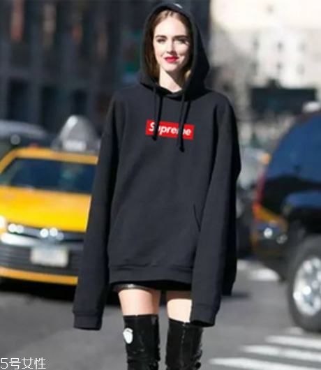 男生喜歡女生穿什么風(fēng)格衣服？男生不能抵擋的穿衣風(fēng)格