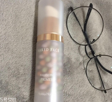 holika隔離霜好用嗎？性價比極高的干皮隔離霜