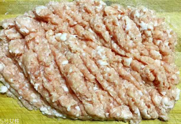 餃子餡用豬的哪塊肉好？前腿肉是餃子餡首選