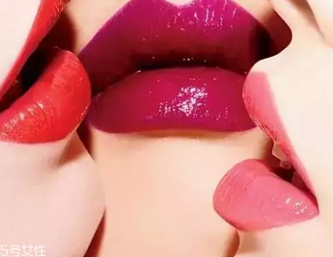 唇部顏色深用什么口紅？chanel絲絨口紅62號不怕唇深