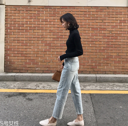 牛仔褲小腿太緊怎么辦？多穿穿就松了