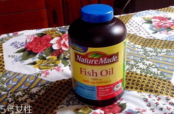 nature made萊萃美魚油怎么吃？