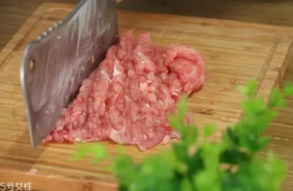 豆腐皮能油炸嗎？火候太猛容易炸糊