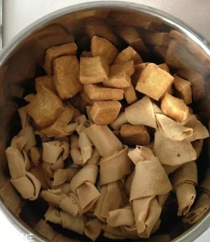 豆腐皮能油炸嗎？火候太猛容易炸糊