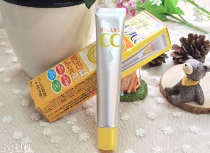 樂(lè)敦CC能涂在痘痘上嗎？痘痘與痘印均能改善