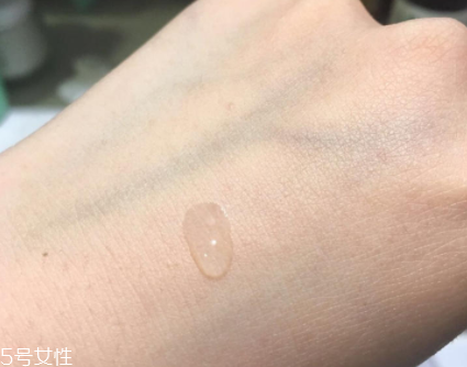 樂(lè)敦CC能涂在痘痘上嗎？痘痘與痘印均能改善