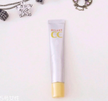 樂(lè)敦CC能涂在痘痘上嗎？痘痘與痘印均能改善