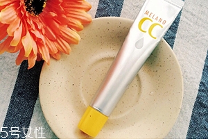 樂(lè)敦CC能涂在痘痘上嗎？痘痘與痘印均能改善