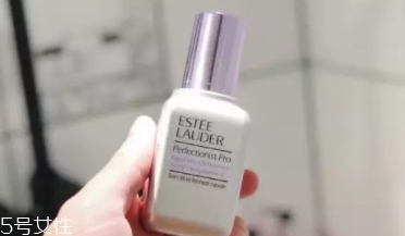 雅詩蘭黛線雕精華和小棕瓶哪個好？一起使用效果佳
