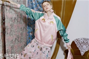 2018流行什么款式棒球服？打造早春休閑風