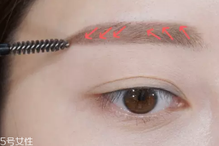 眉毛短怎么變長？畫眉大法拯救短眉星人
