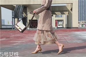 高跟鞋有點(diǎn)松怎么辦？教你三個小妙招