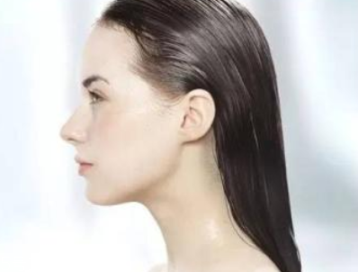 發(fā)膜在頭發(fā)上停留多久？正常發(fā)質(zhì)3到5分鐘