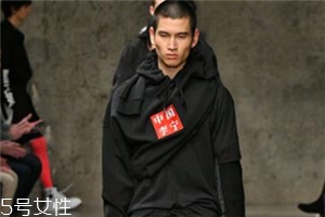 李寧走秀款虎鶴雙形限量衛(wèi)衣多少錢_在哪買？