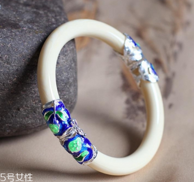 象牙手鐲可以天天戴嗎？這些忌諱要清楚