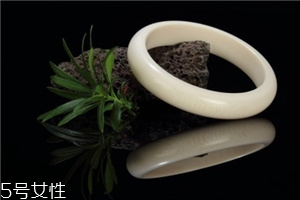 象牙手鐲可以天天戴嗎？這些忌諱要清楚