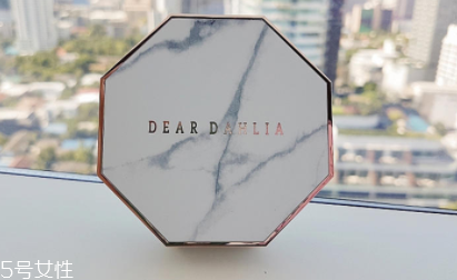 dear dahlia大理石彩妝系列好用嗎？非常適合黃種人