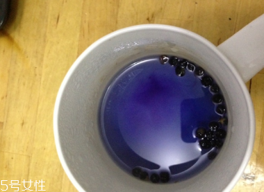 黑枸杞能和菊花一起泡嗎？這個搭配沒毛病