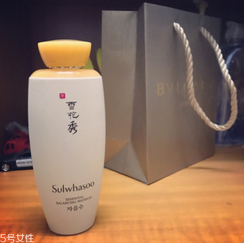 雪花秀平衡水和潤顏水哪個好？潤顏水是鎮(zhèn)店之寶