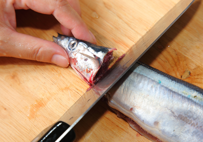 秋刀魚怎么殺？秋刀魚如何清洗
