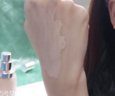 lamer粉底液怎么樣？lamer粉底液試色