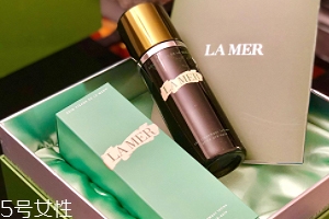 海藍之謎精萃液跟爽膚水有什么區(qū)別？用于爽膚水之后